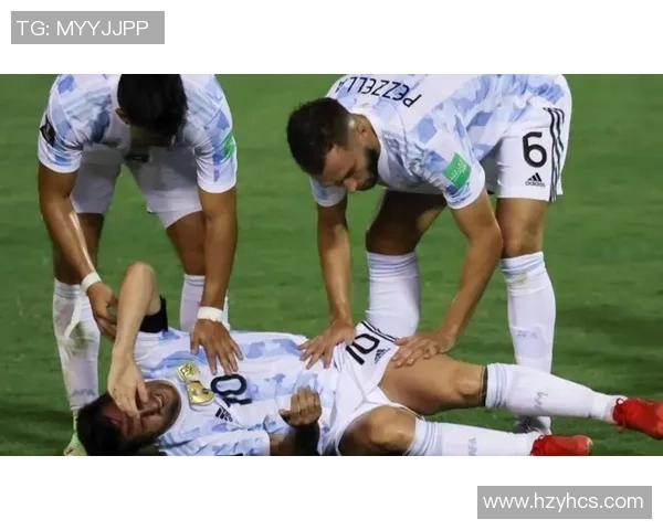 足球明星遭恶意犯规被摔倒场面惨烈 球迷怒斥裁判未果